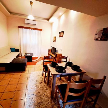 Ferienwohnung House With Yard Subway 5Min Walk Athen Exterior foto