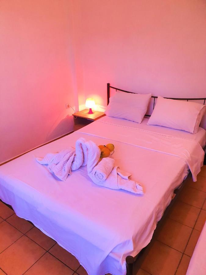 Ferienwohnung House With Yard Subway 5Min Walk Athen Exterior foto