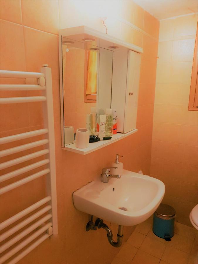 Ferienwohnung House With Yard Subway 5Min Walk Athen Exterior foto